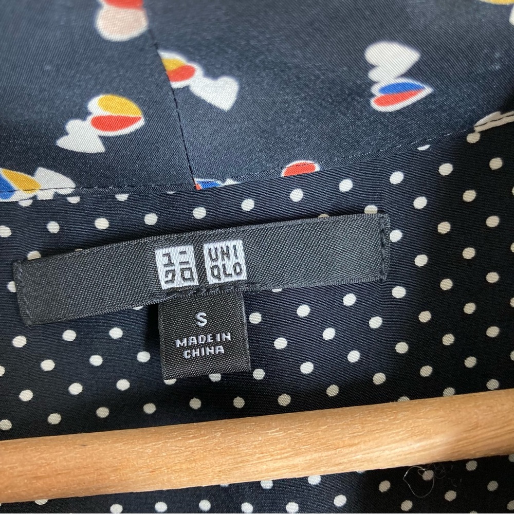 Uniqlo Shirt Long sleeves  Heart Print Tie Neck Blouse Small Black Button Down - Picture 15 of 15